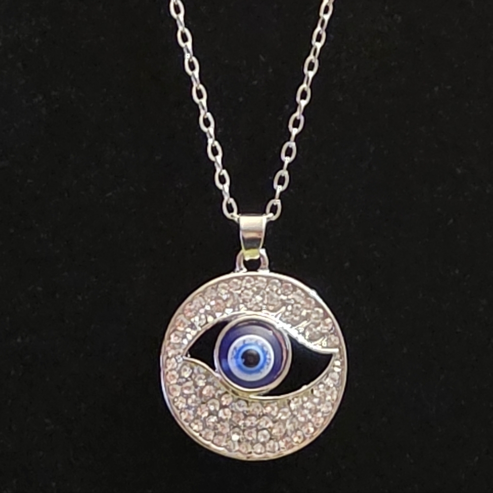 NWOT Silver Color Circular Evil Eye Pendant Necklace